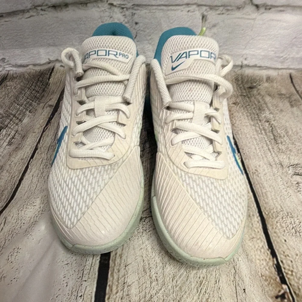 Size 6.5 Nike Court Air Zoom Vapor Pro Tennis Shoes White Teal Green